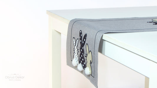 Bieżnik Wielkanocny Szary Zajączki w Groszki z Pomponami 3D