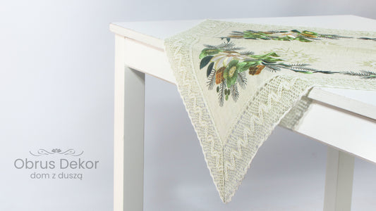 Beżowy Kwadrat Świąteczny z Koronką – Motyw Świec (2 Kolory)