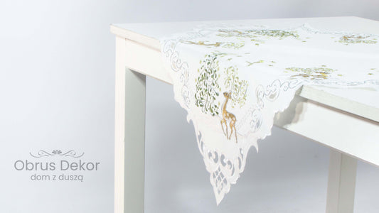 Biały Kwadrat Świąteczny Ażurowy – Złoty Jelonek i Choinka