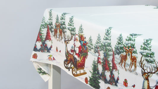 Świąteczny Obrus – Mikołaj, Skrzaty i Sarenki