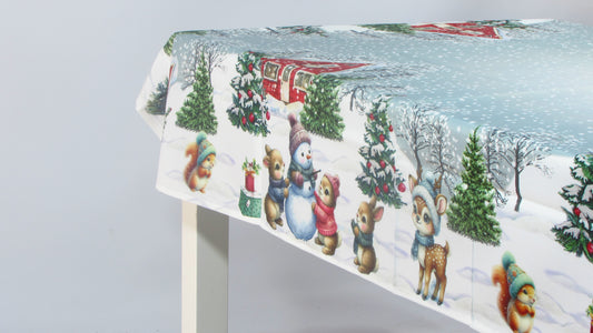 Świąteczny Obrus – Bajkowe Zwierzątka, Bałwan i Las