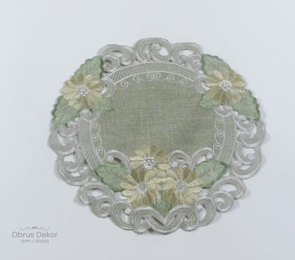 Serwetka Haftowana Okrągła – Stokrotki, Szałwiowa Zieleń