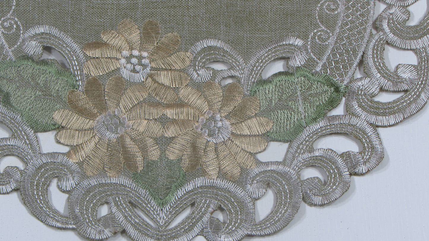 Serwetka Haftowana Okrągła – Stokrotki, Szałwiowa Zieleń