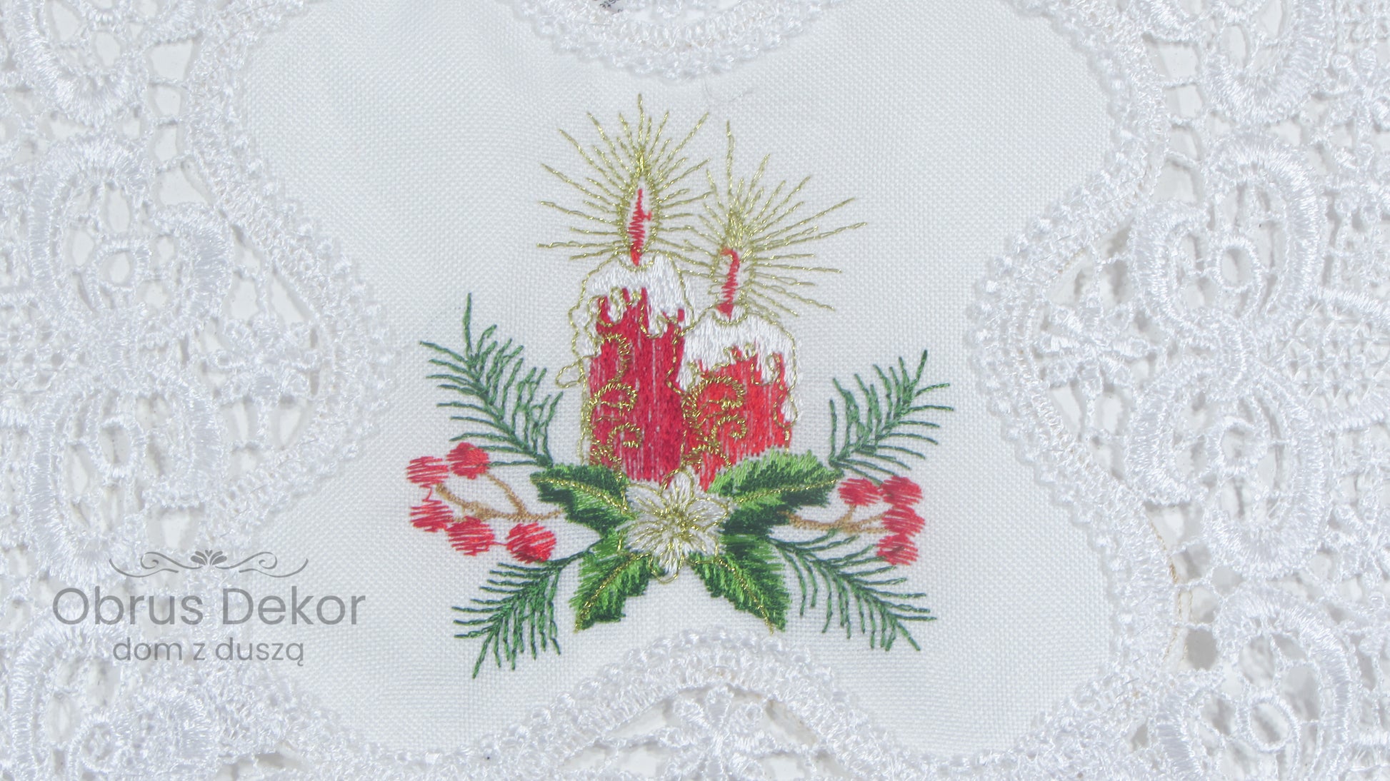 Biała Serwetka Świąteczny z Koronką – Haftowane Świece i Stroik