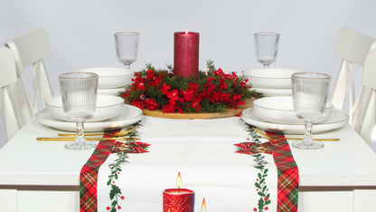 Świąteczny Bieżnik w Kratę – Motyw Świec i Stroika