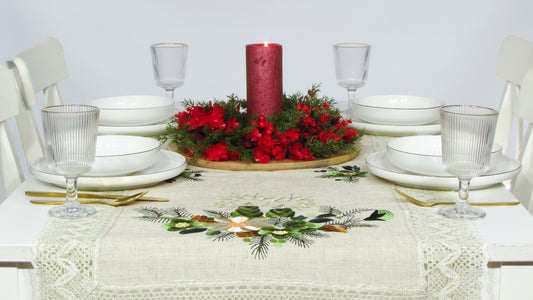 Beżowy Bieżnik Świąteczny z Koronką – Motyw Świec (2 Kolory)