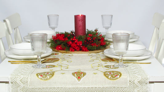 Beżowy Bieżnik Świąteczny z Koronką – Złote Bombki i Haft