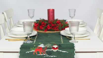 Świąteczny Bieżnik Haftowany – Mikołaj, Renifery i Choinki (3 Kolory)