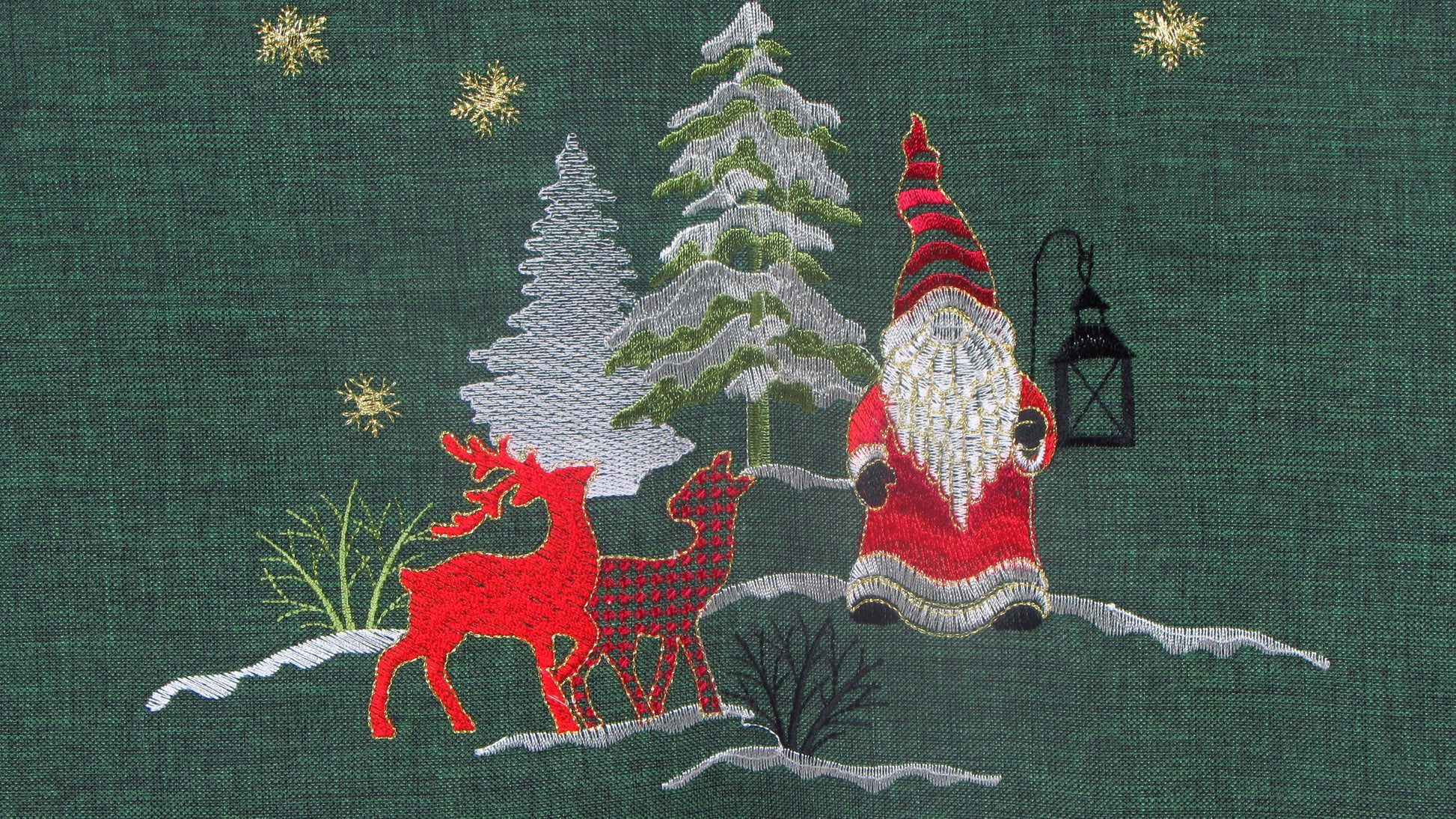 Świąteczny Bieżnik Haftowany – Mikołaj, Renifery i Choinki (3 Kolory)