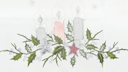 Biały Bieżnik Świąteczny z Koronką – Haftowane Świece i Gwiazda