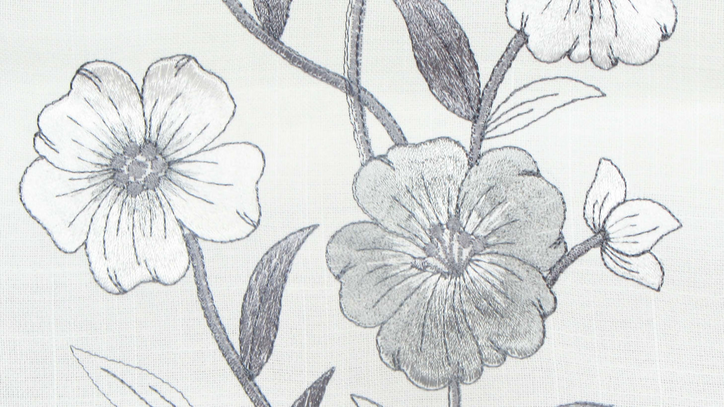 Szary Bieżnik z Koronką – Haftowane Srebrne Kwiaty