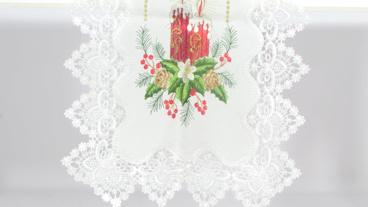 Biały Bieżnik Świąteczny z Koronką – Haftowane Świece i Stroik