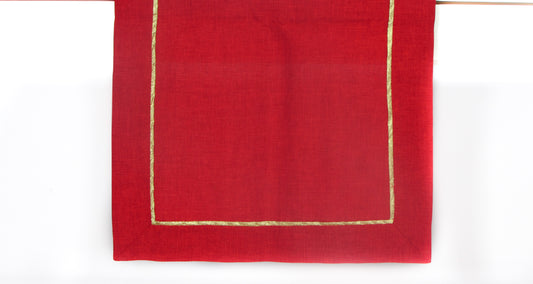Czerwony Bieżnik Świąteczny – Struktura Lnu i Złota Taśma