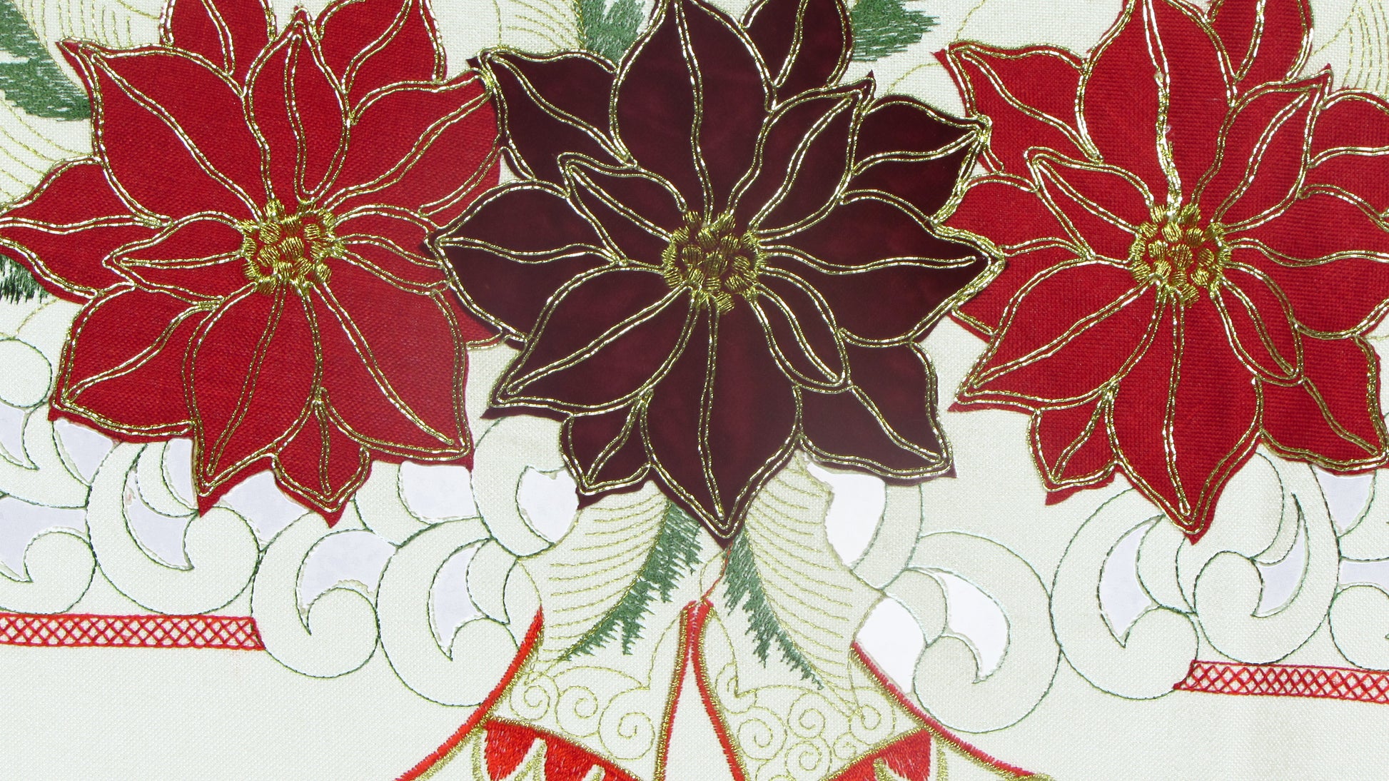 Bieżnik Świąteczny Ecru – Welurowe Poinsecje i Złoty Haft