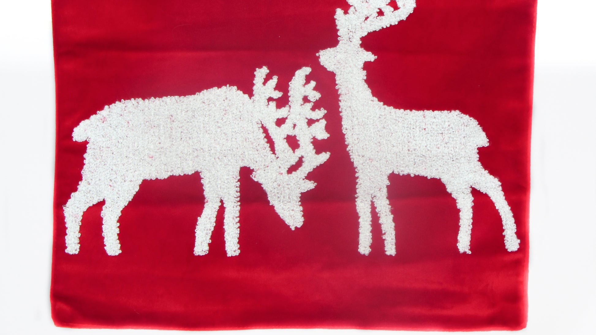 Czerwony Bieżnik Świąteczny – Puszyste Renifery i Efekt 3D