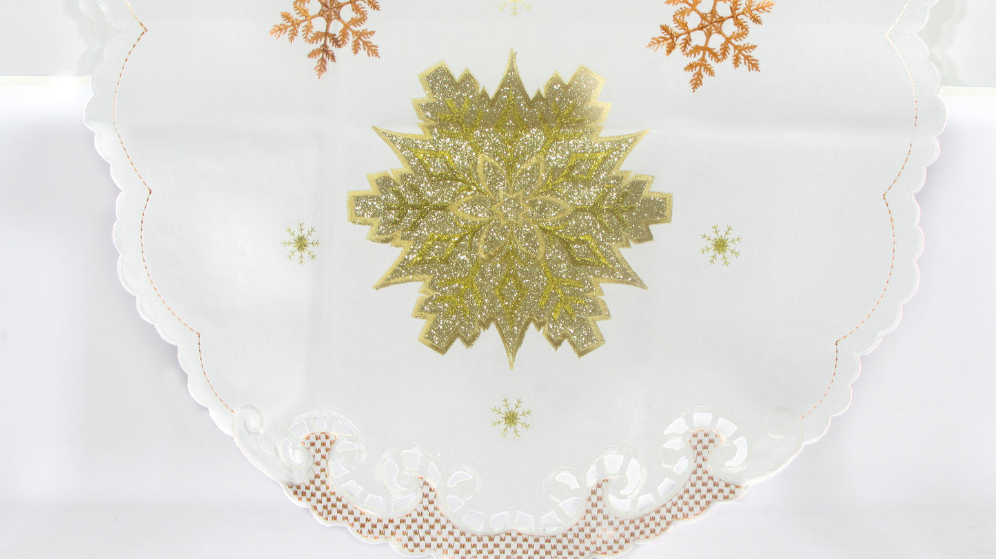 Biały Bieżnik Świąteczny – Złota Śnieżynka i Ażurowe Wykończenie