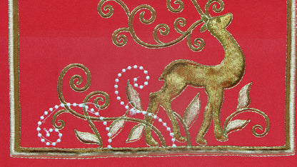 Czerwony Bieżnik Świąteczny – Złoty Renifer i Perłowe Detale