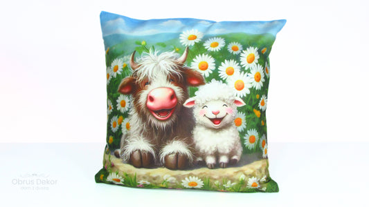 Poszewka Wielkanocna Uśmiechnięta Krówka i Owieczka na Łące
